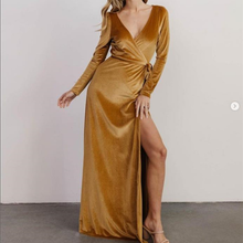 Load image into Gallery viewer, The Herin Bridesmaid Velvet Collection (Customisable)