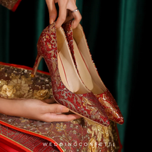 Load image into Gallery viewer, The Hong Oriental Red Floral Heels