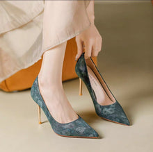 Load image into Gallery viewer, The Royal Oriental Floral Heels (Available in 2 colours)