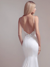 Load image into Gallery viewer, The Solacy Wedding Bridal Sleeveless Gown