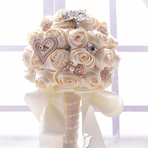 Wedding Flower Bouquet - WeddingConfetti